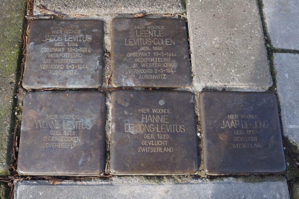 Stolpersteine Vossenlaan 28