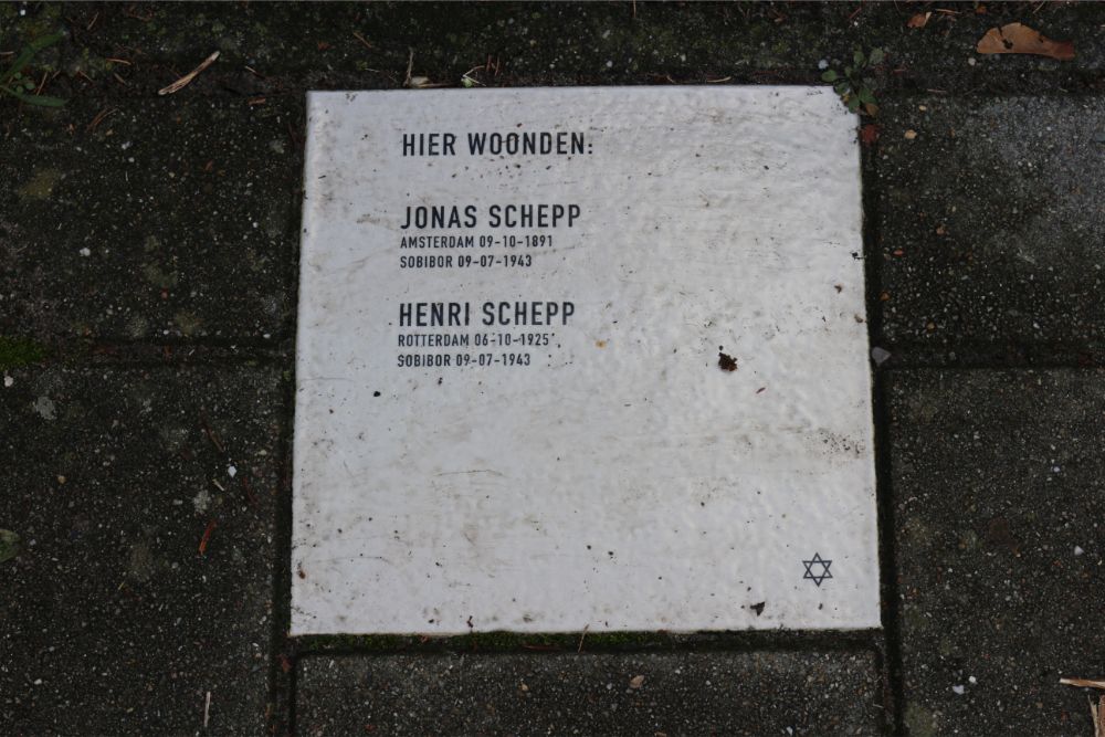 Herdenkingssteen Esschenstraat 85
