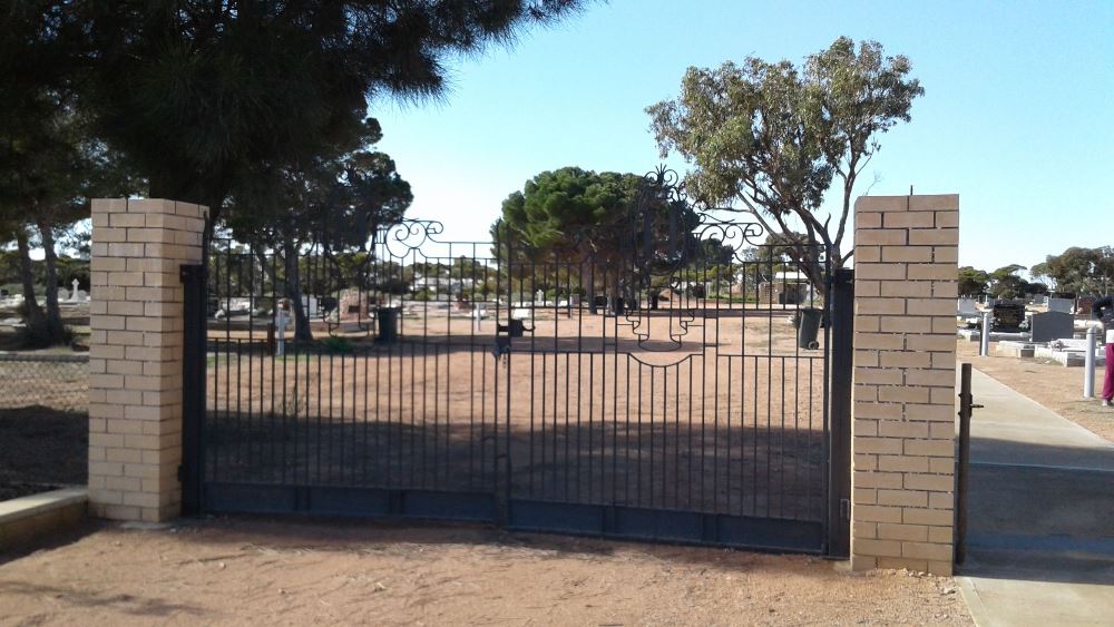 Oorlogsgraven van het Gemenebest Murat Bay Public Cemetery