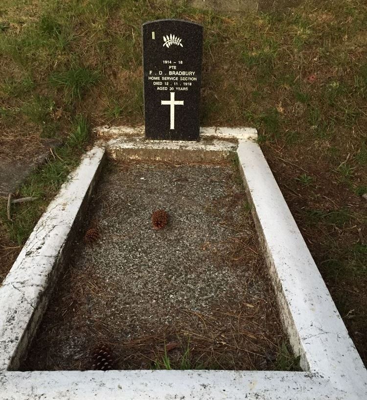Commonwealth War Grave Motuihe Island Cemetery #1