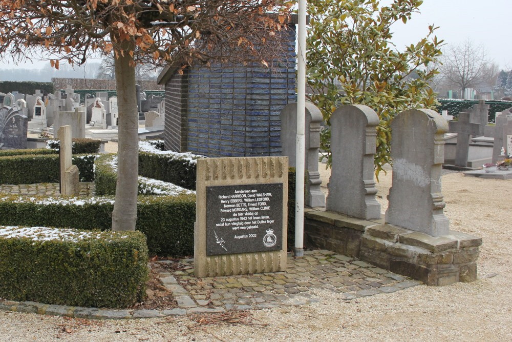 Remembrance Memorial Halifax V EB255 IP-P 434 Squadron