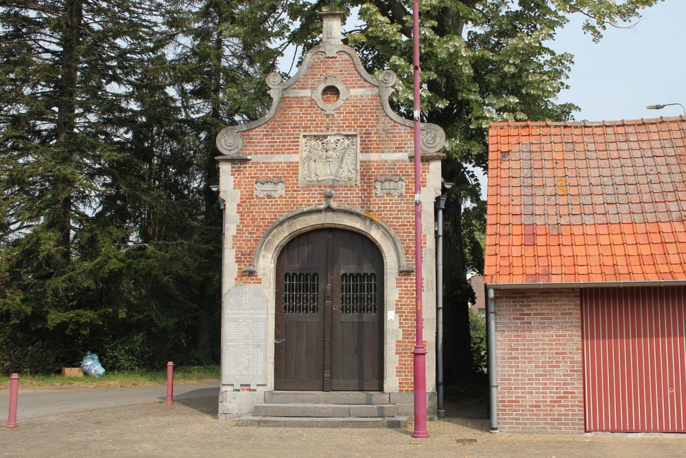 Oorlogsmonument Herdenkingskapel Bachte-Maria-Leerne #2