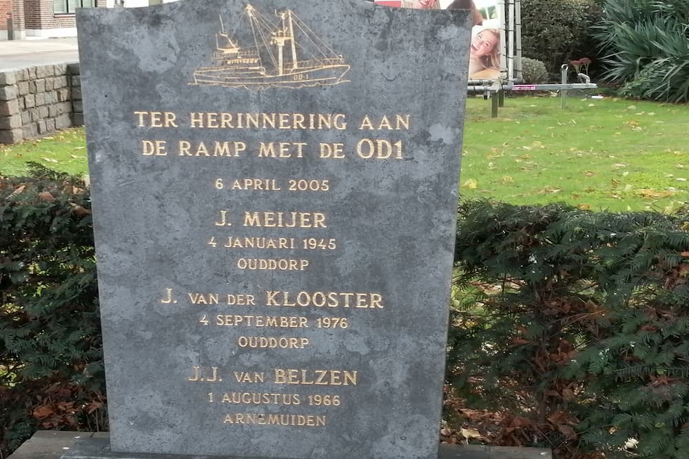 Oorlogsmonument Ouddorp #3