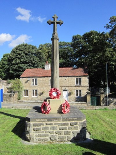 Oorlogsmonument Monk Fryston #1