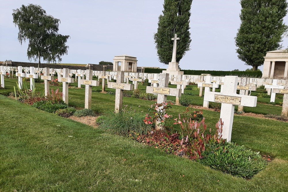 Commonwealth War Cemetery A.I.F. Burial Ground #5