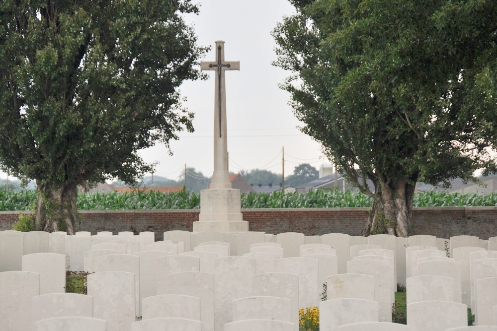 Commonwealth War Cemetery Voormezeele Enclosure No.3