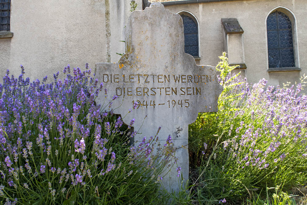 War Memorial Kirchberg #5
