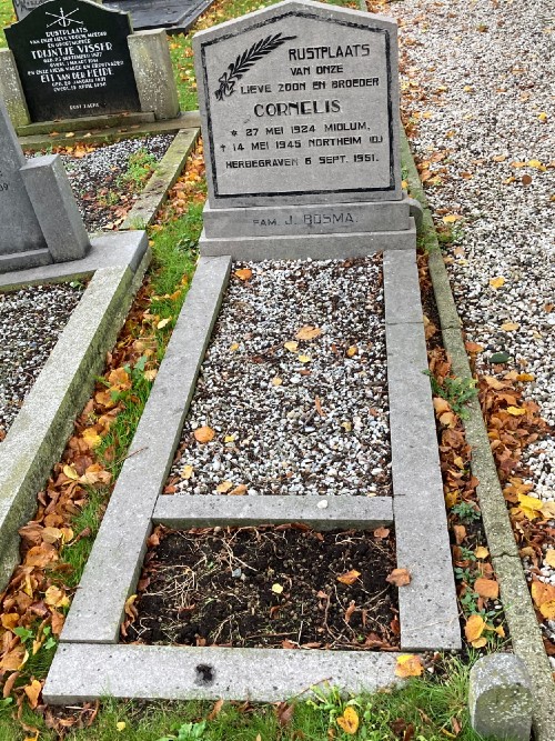 Dutch War Grave Dutch Reformed Cemetery Wirdum #3