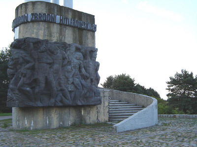 Monument Slachtoffers Massa Executie Dolina Śmierc #1