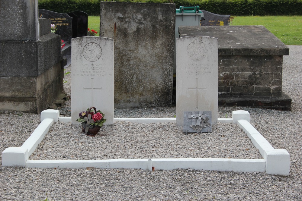 Commonwealth War Graves Esquelbecq #2