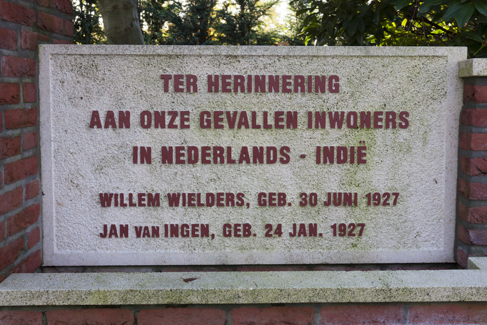 Oorlogsmonument Algemene Begraafplaats Woudenberg #4