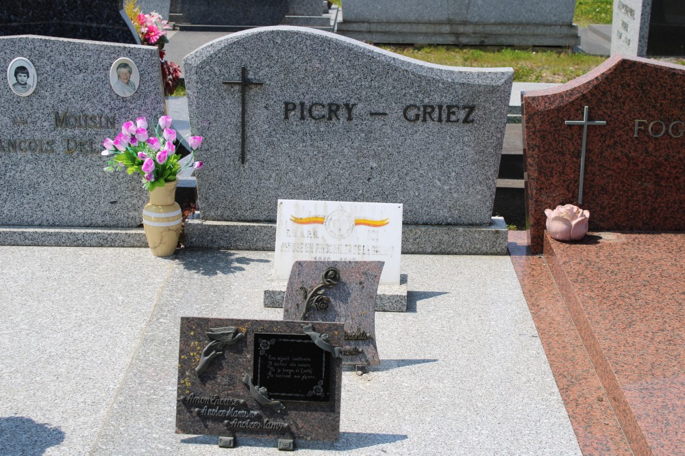 Belgian Graves Veterans Peissant