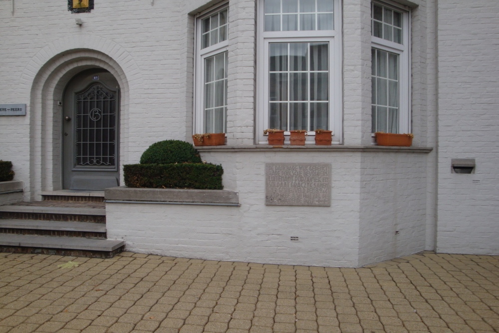 Commemorative Plate Two Fallen Polish Soldiers