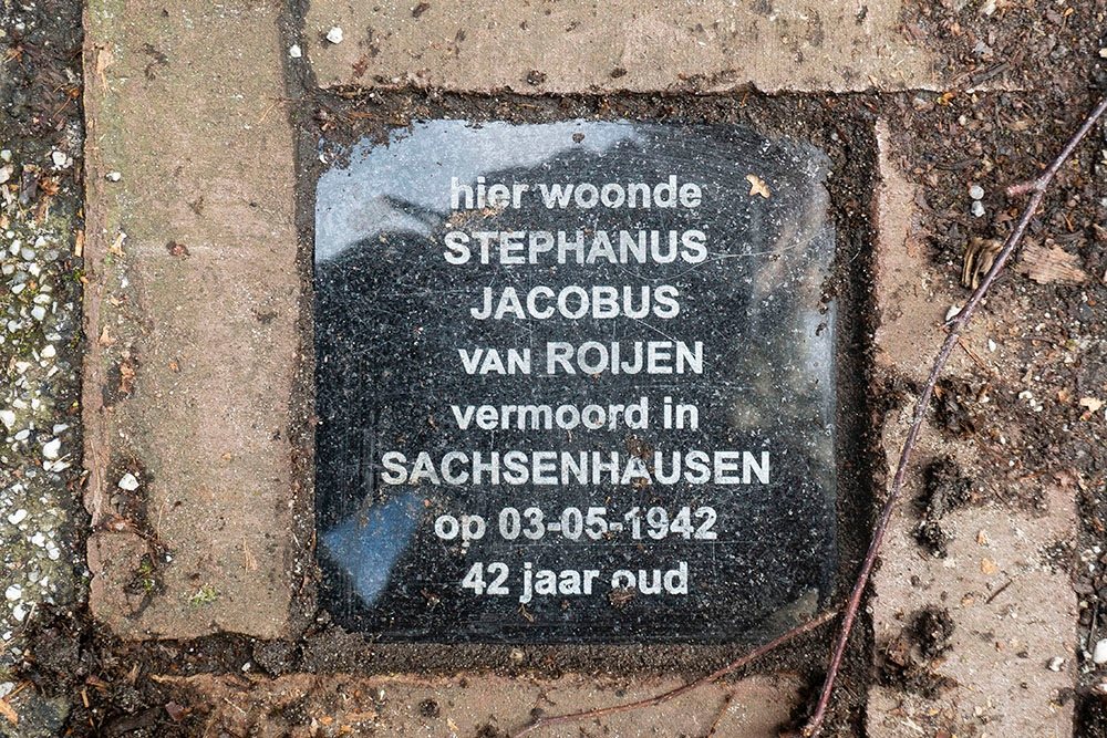 Memorial Stone Borneoplein 21 #1