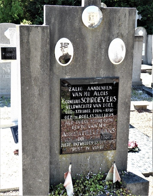 Belgian Graves Veterans Doel #3