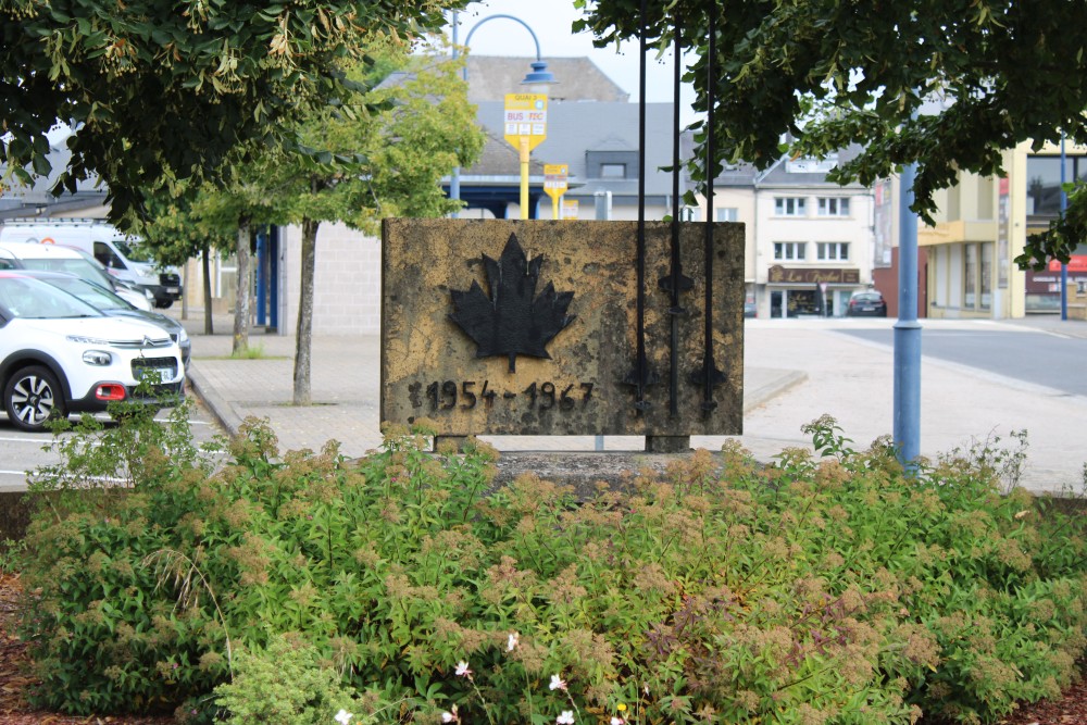 Canadees Monument Florenville #2