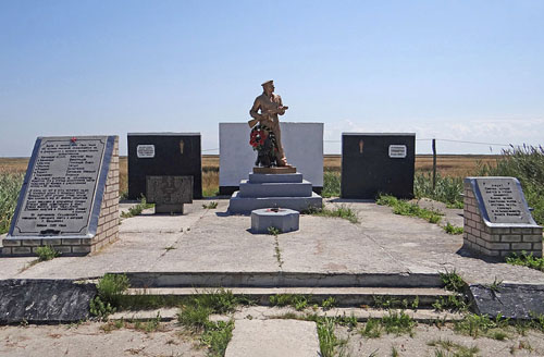 Memorial & Mass Grave Defenders Dzharylhatska Peninsula #1