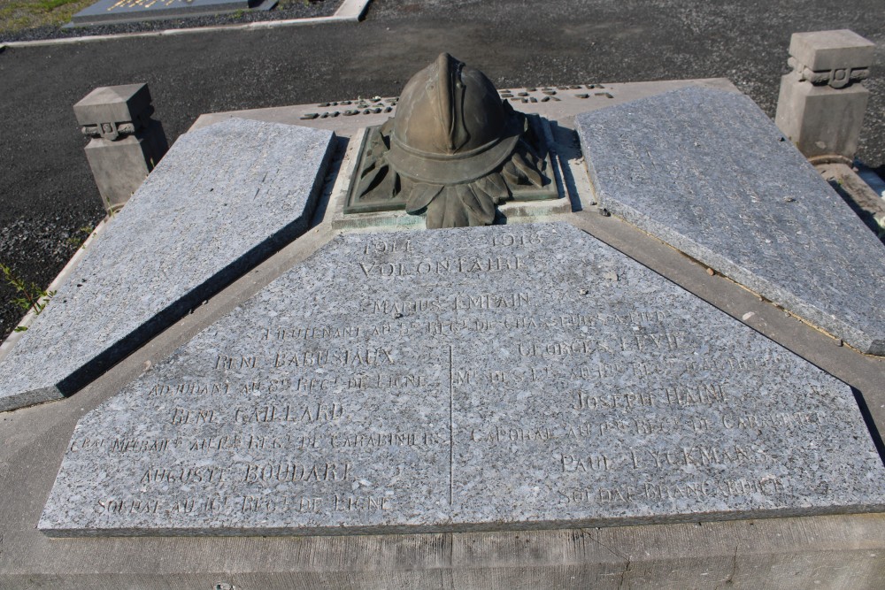 Oorlogsmonument Gesneuvelden 1914-1918 Begraafplaats Binche #4