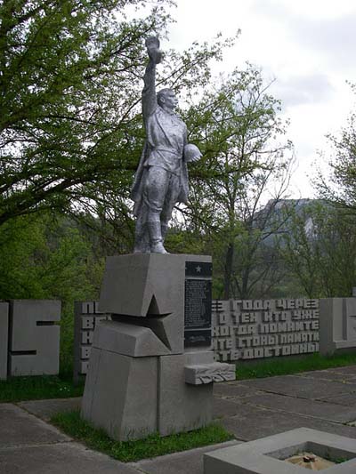 Mass Grave Soviet Soldiers Kuybysheve #1