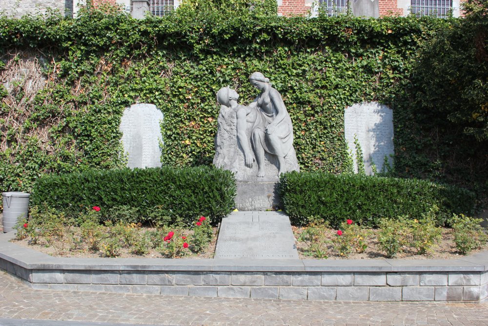 War Memorial Sougn-Remouchamps #1