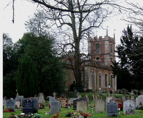 Oorlogsgraven van het Gemenebest St. Mary Churchyard #1