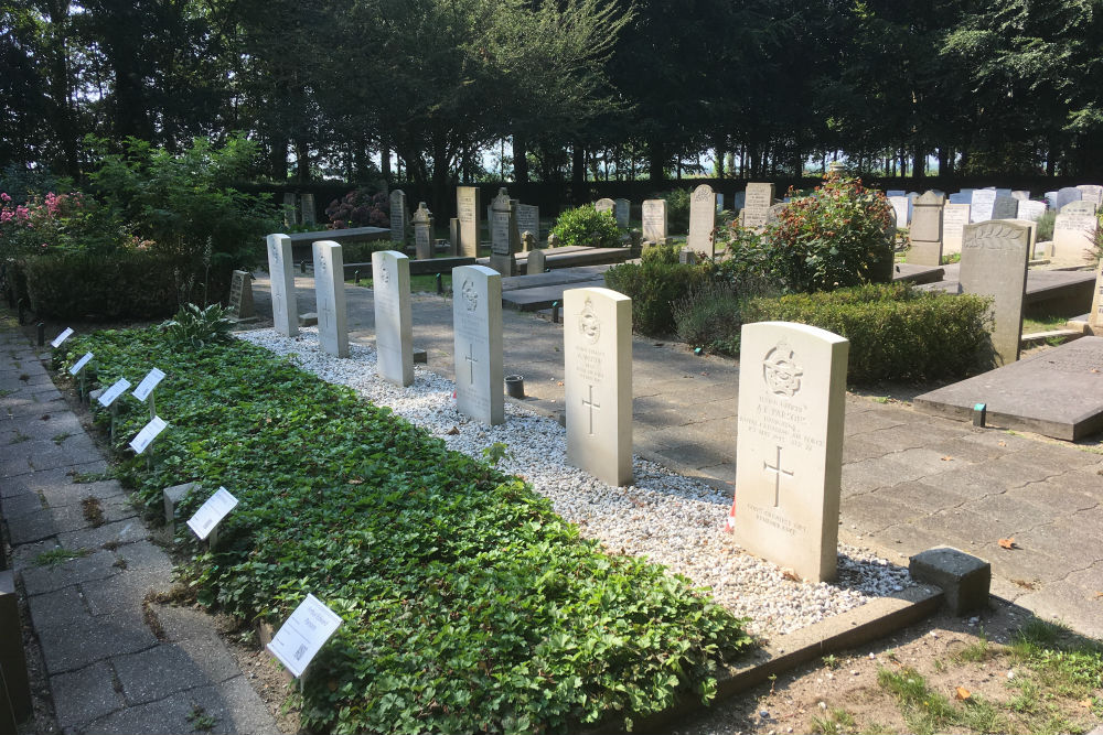 Commonwealth War Graves General Cemetery Muiden #1