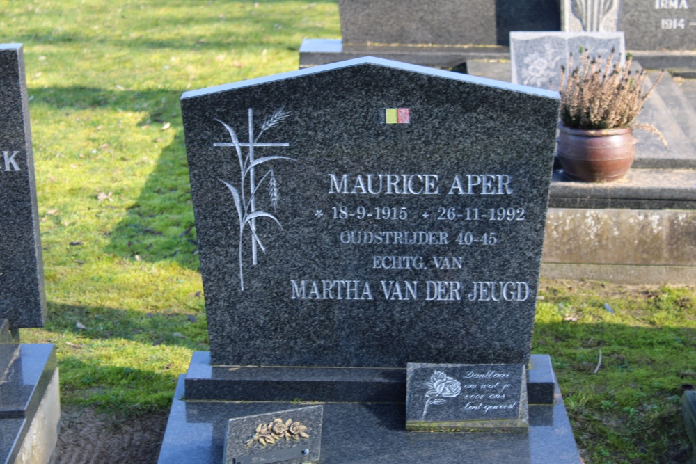 Belgian Graves Veterans Moerbeke-Waas Kruisstraat #1