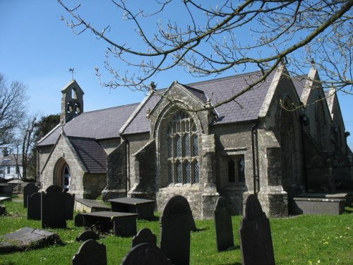 Oorlogsgraven van het Gemenebest St. Cadwaladr Churchyard #1