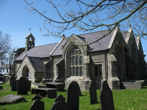 Commonwealth War Graves St. Cadwaladr Churchyard