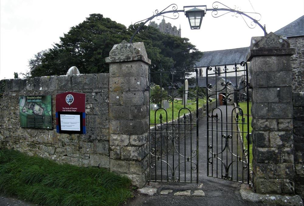 Commonwealth War Graves St. Michael Churchyard #1