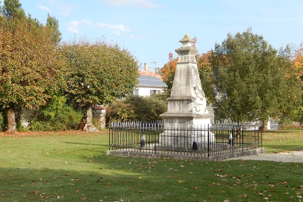 Oorlogsmonument Saint-Pardoult #1