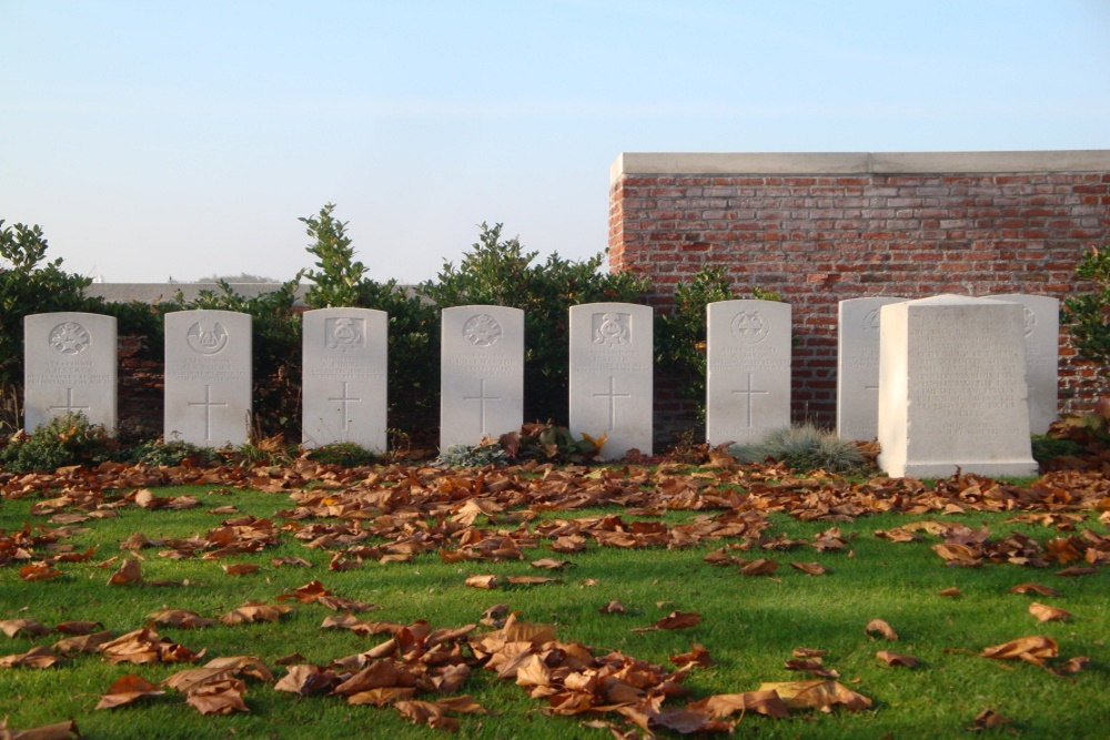 Commonwealth War Cemetery New Irish Farm #3