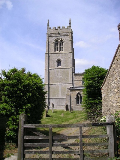 Oorlogsgraf van het Gemenebest St. Peter Churchyard