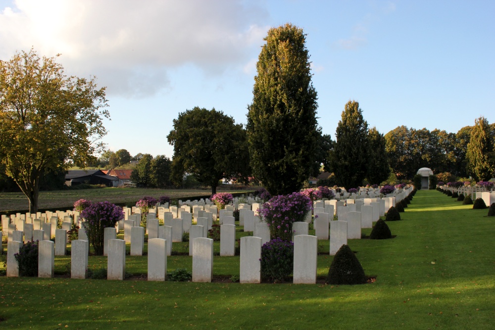 Commonwealth War Cemetery Ecoivres #4