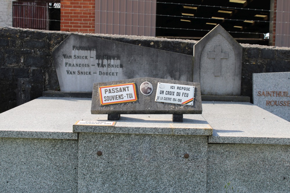 Belgian Graves Veterans Cour-sur-Heure #4