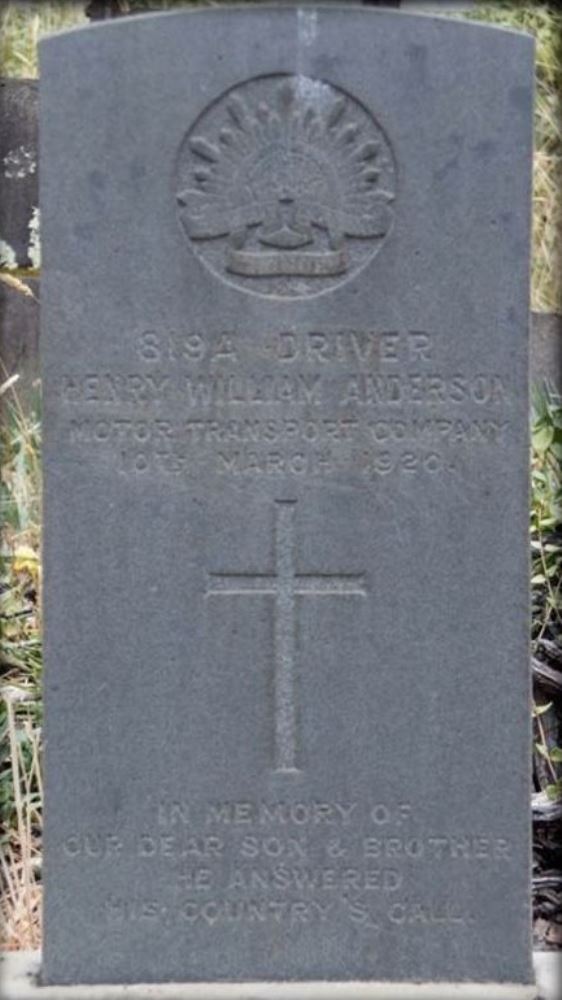 Commonwealth War Grave Mount Egerton Cemetery #1