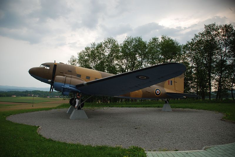 Douglas DC-3 Dakota C-47 Skytrain