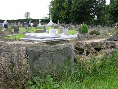 Oorlogsgraven van het Gemenebest St. Peter Churchyard Extension