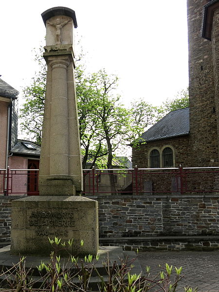 War Memorial Hosingen #1