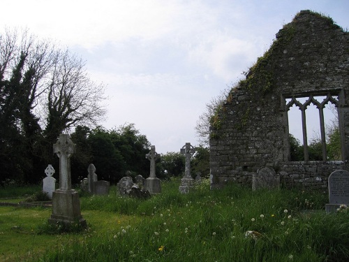 Oorlogsgraf van het Gemenebest Moymet Old Graveyard