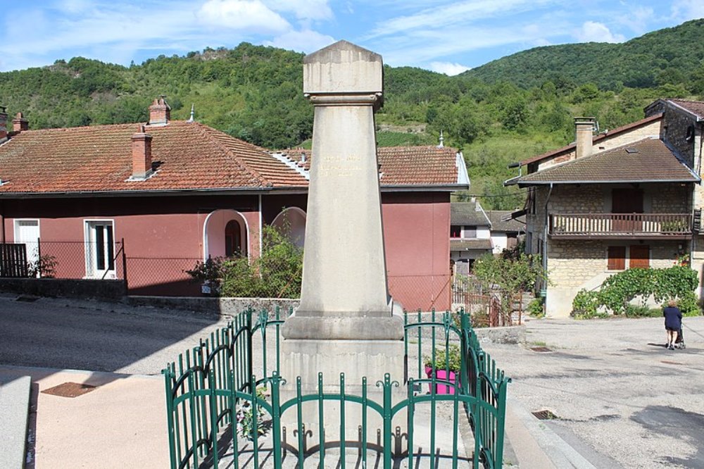 Oorlogsmonument L'Abergement-de-Varey #1