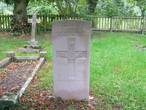 Commonwealth War Grave St. Helen Churchyard