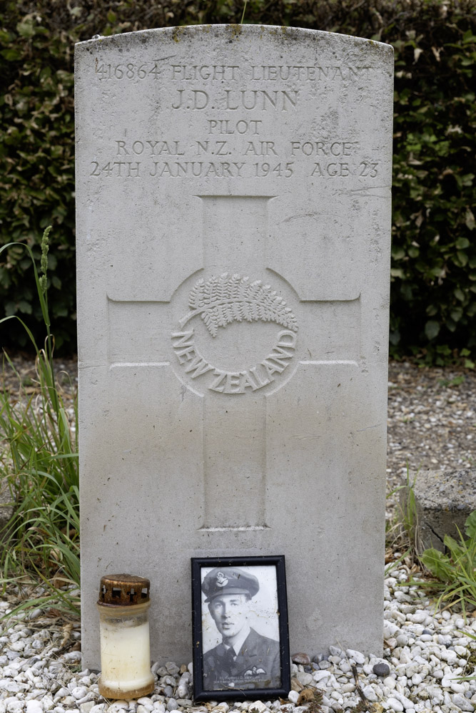 Commonwealth War Grave Vuren #2