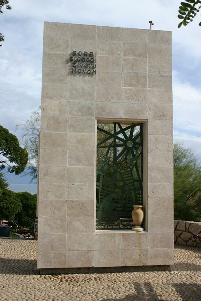 War Memorial Baska #5