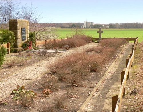 Camp Cemetery Rhen