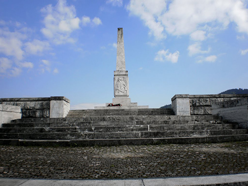 Memorial & Crypt French Partisans