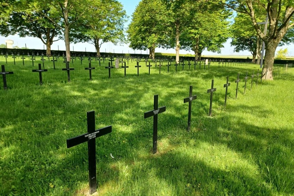 Duitse Militaire Begraafplaats Bouchain 1914-1918 #3