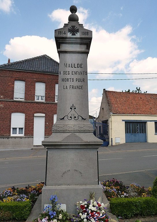 Oorlogsmonument Maulde #1