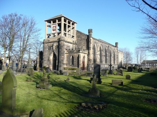 Oorlogsgraven van het Gemenebest St. Luke Churchyard