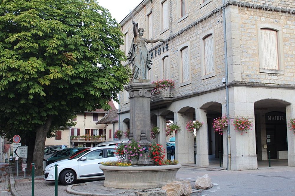 Monument Franse Revolutie Serrires-de-Briord